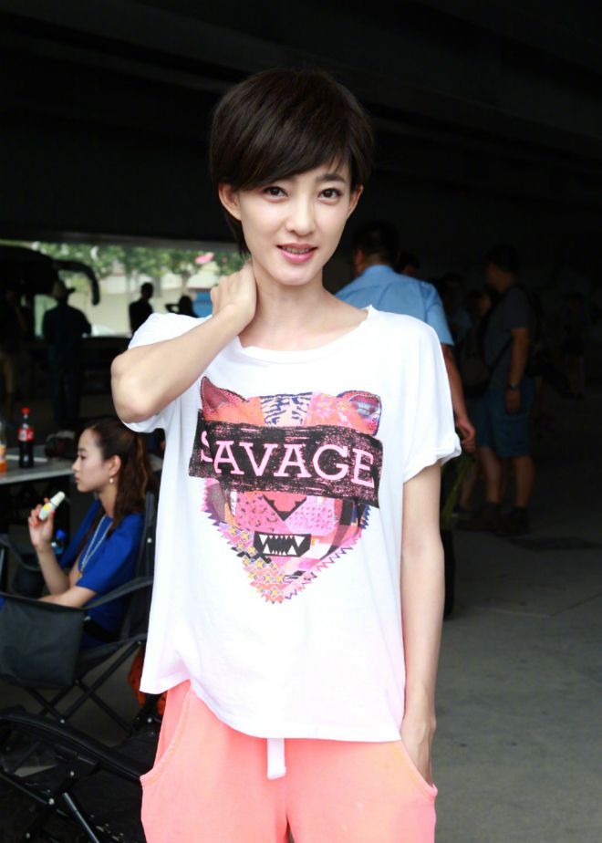 王丽坤这个气质美女,其实她的短发造型也是极好的