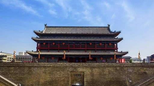 西安是中国十三朝的都城,历史悠久.