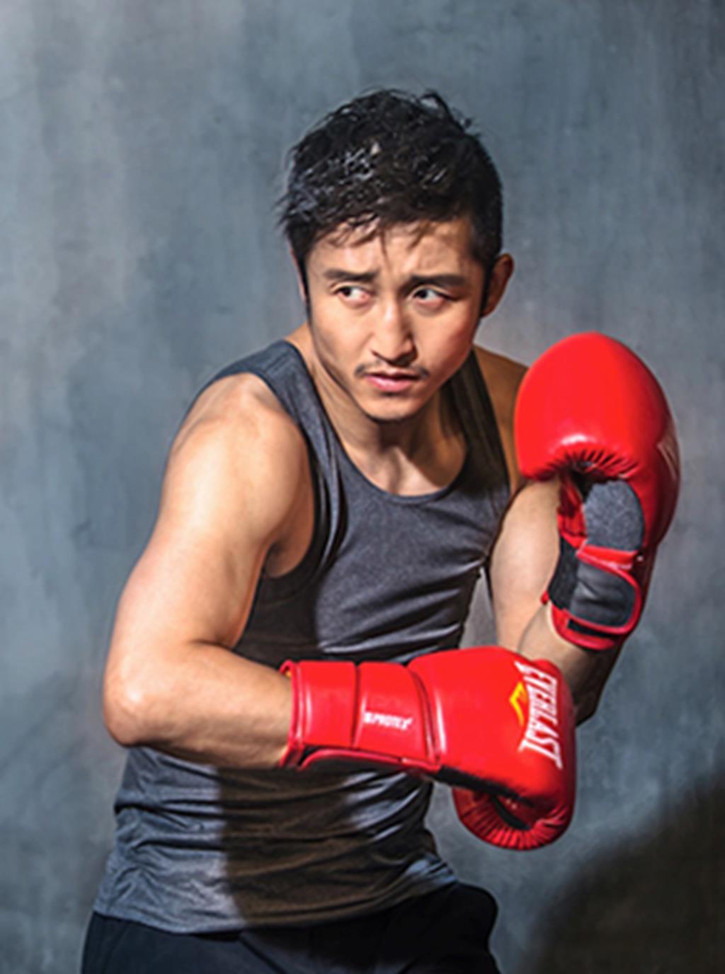 鹿晗维嘉穿10cm高跟鞋比赛,有谁注意鹿晗这一动作?难怪会赢