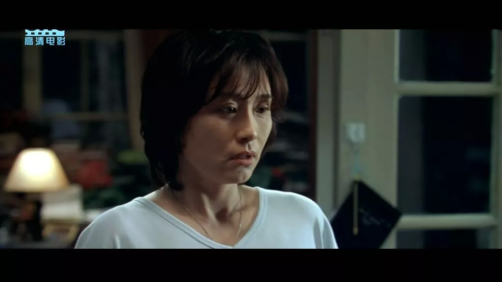 节目时,把手机忘在家中,手机中所藏的他与情人的秘密被妻子余文娟发现