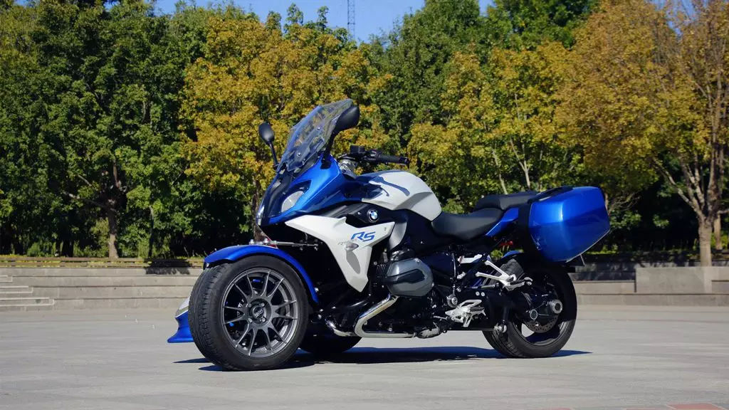 而今天和大家见面的这部宝马侧三轮摩托车,凭借99.