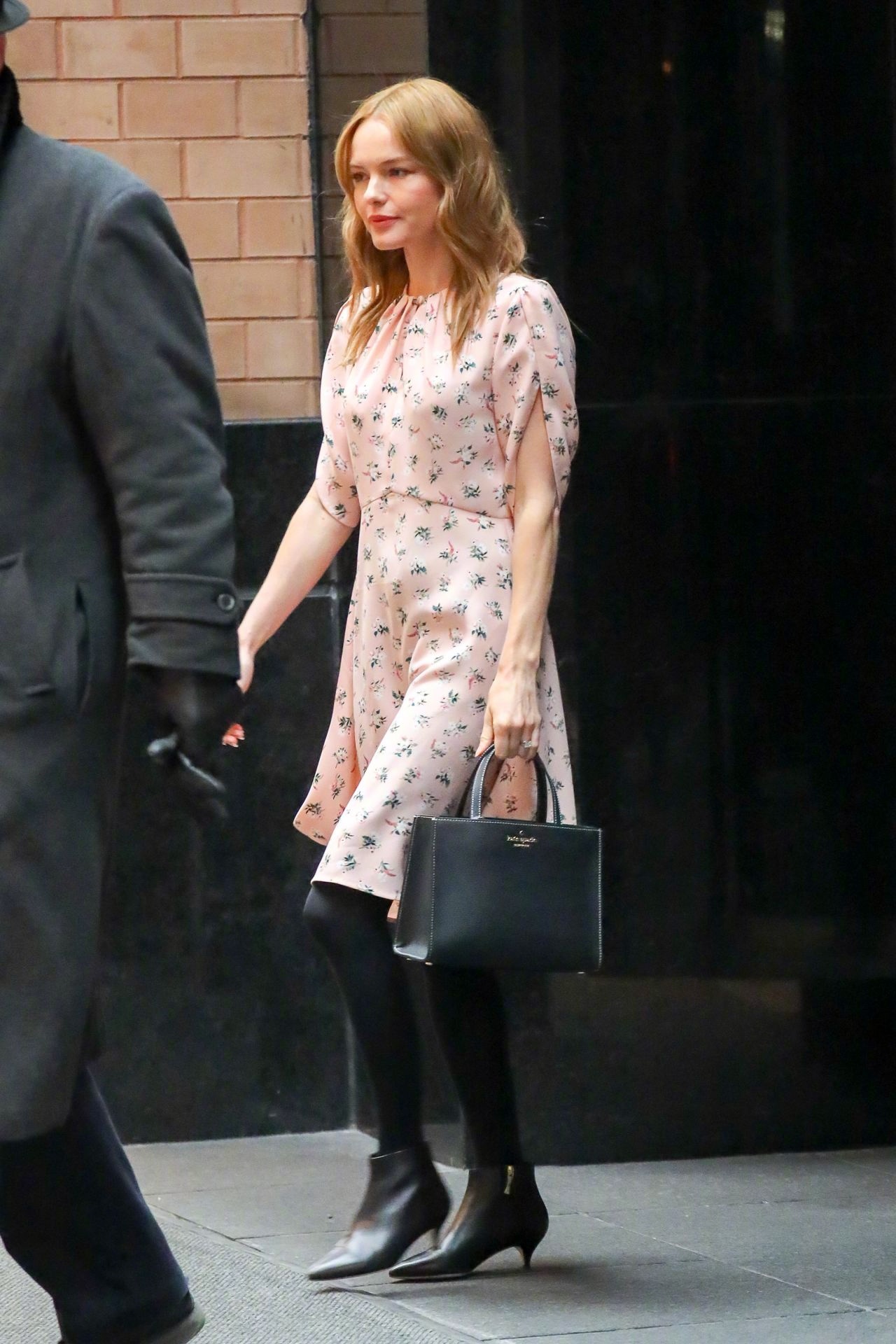 kate bosworth凯特·波茨沃斯 身穿kate spade全套服装(裙子,包,鞋