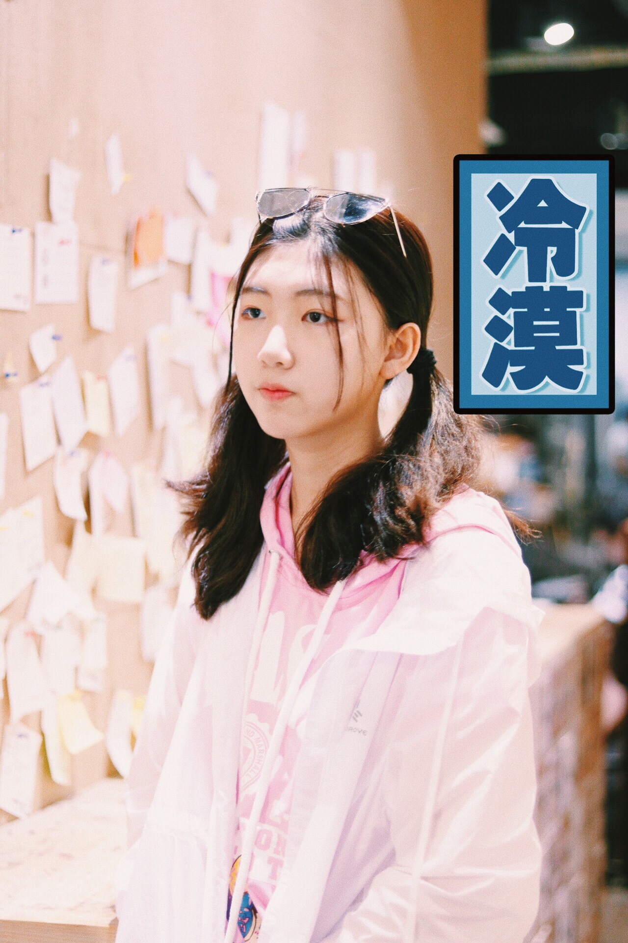 刘欣雨德威国际高中身高178遗传124斤喜欢唱歌画画弹吉他