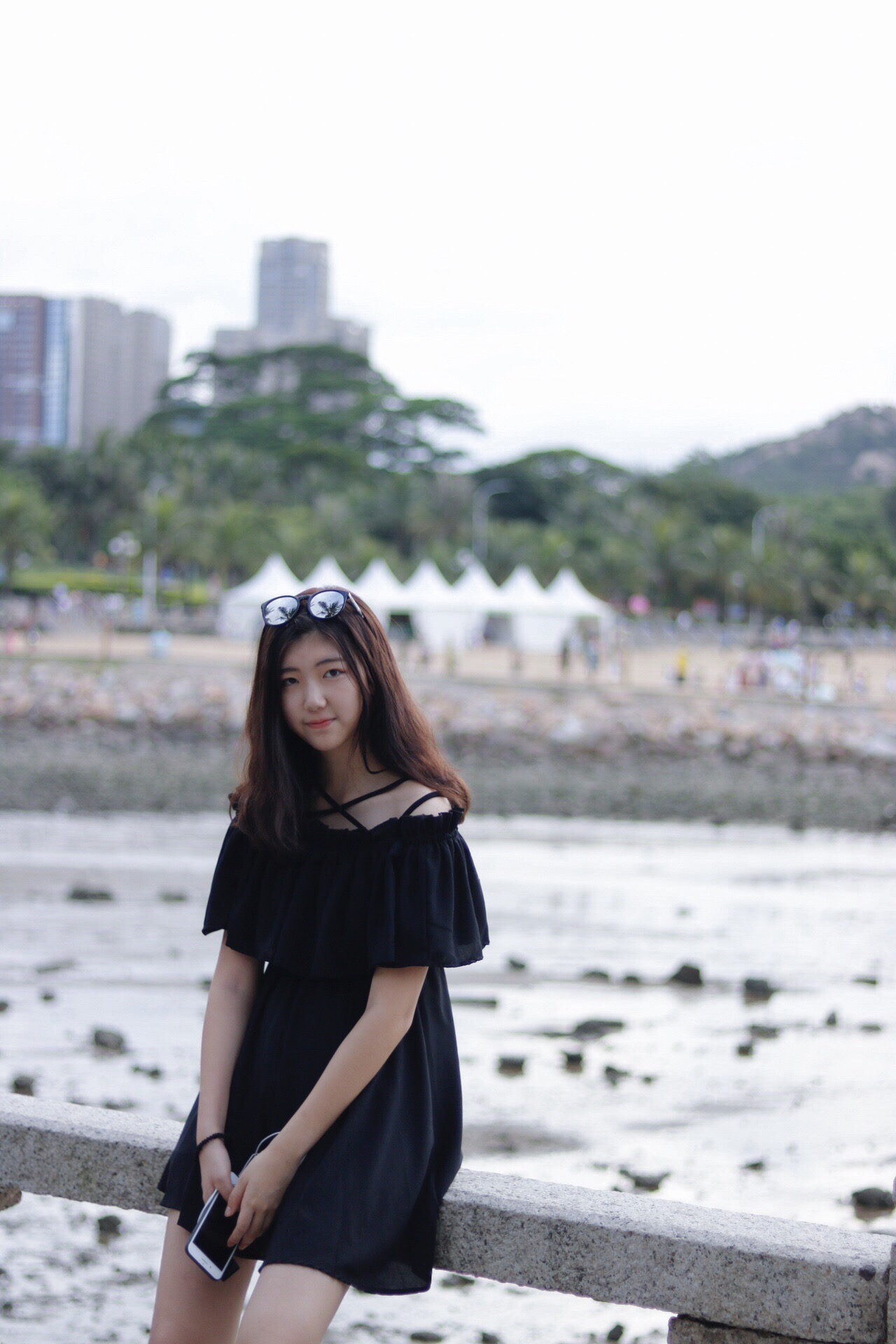 刘欣雨德威国际高中身高178遗传124斤喜欢唱歌画画弹吉他