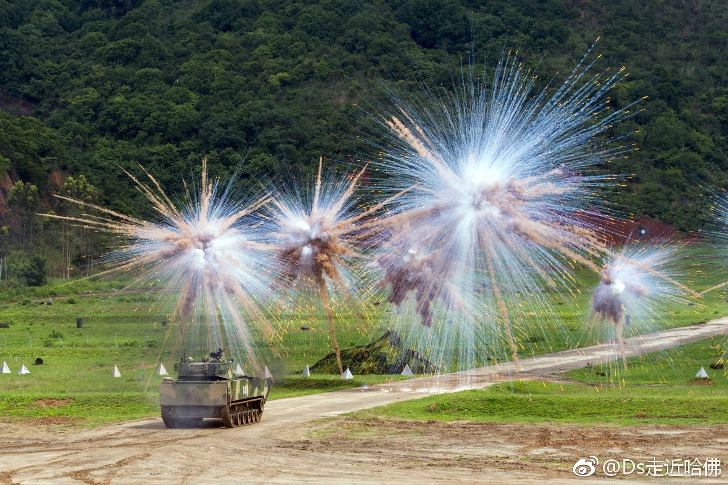 重磅:中国人民解放军陆军开官方微博了.陆战之王,威武之师