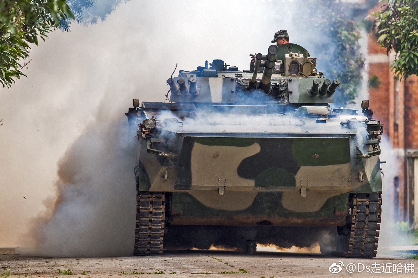 重磅:中国人民解放军陆军开官方微博了.陆战之王,威武之师