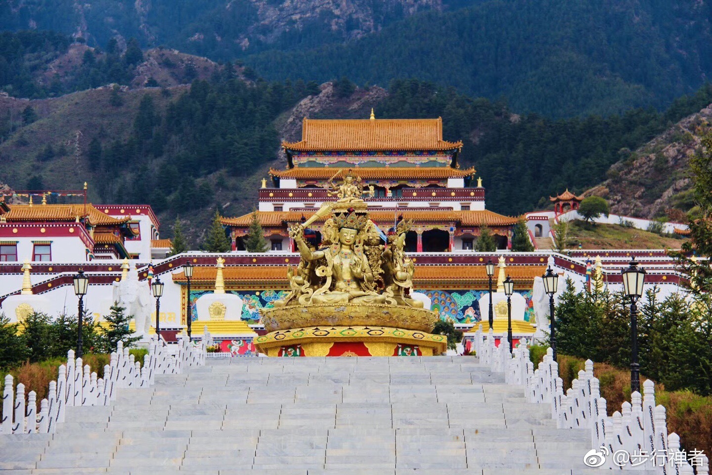 阿拉善北寺贺兰山森林公园大漠孤烟直