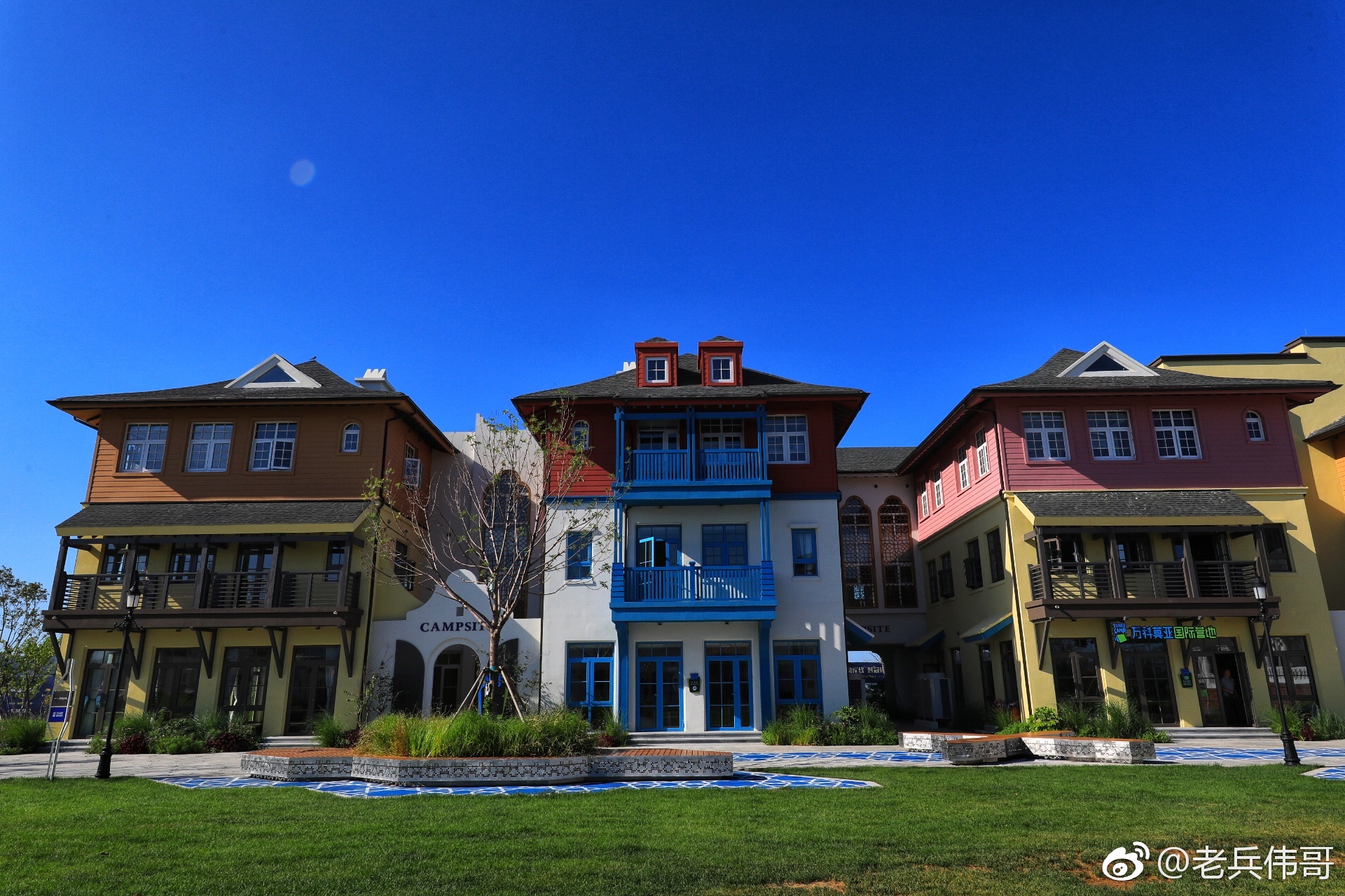 听说,这是大连有一个网红拍照打卡地——漫步位于莫亚小镇