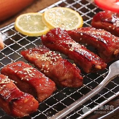 蜜汁黑椒烤肋排的做法