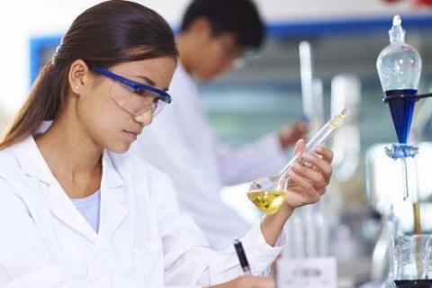 _孩子对科学感兴趣