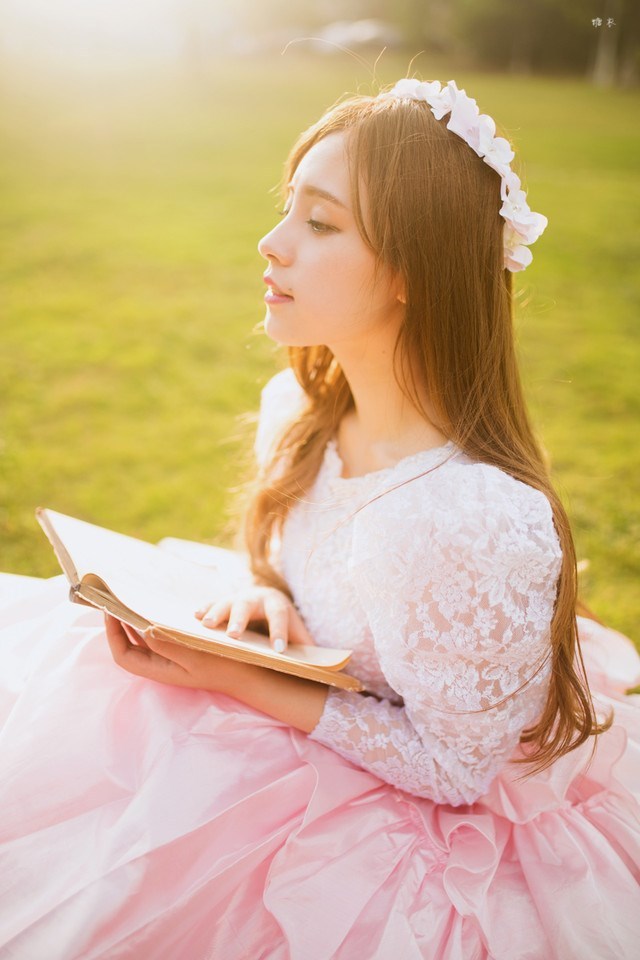 清纯公主梦女孩户外清新娇巧甜美写真