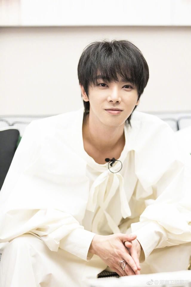 第二季明日之子中,华晨宇怼李袁杰,李宇春也很不屑