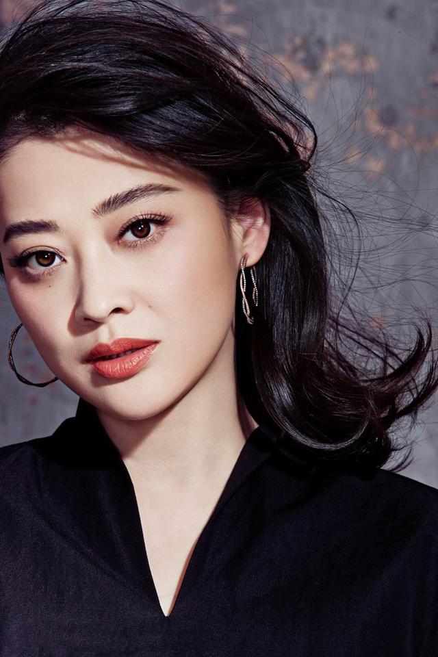 夹缝中生存的中年女演员,43岁的梅婷战斗力爆表,家庭事业两不误