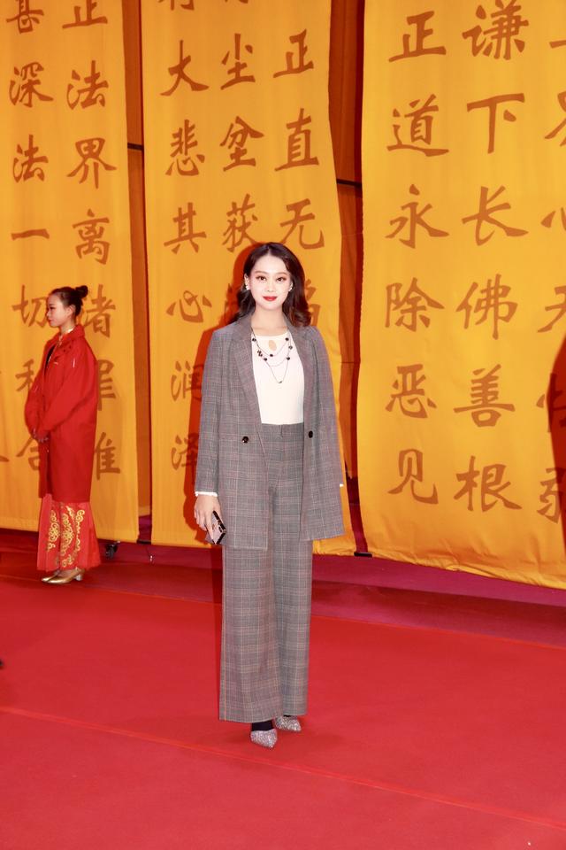 五台山全球微电影大赛演员赵丽媚斩获最佳新人演员奖项