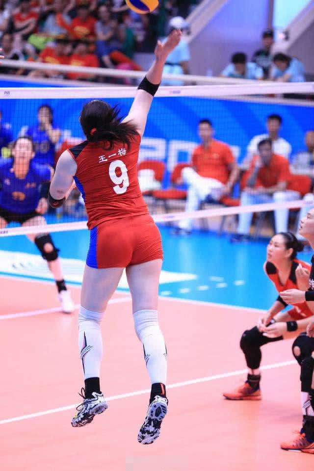 女排历史6大最强主攻手,张常宁上榜,朱婷第二,第一名独孤求败