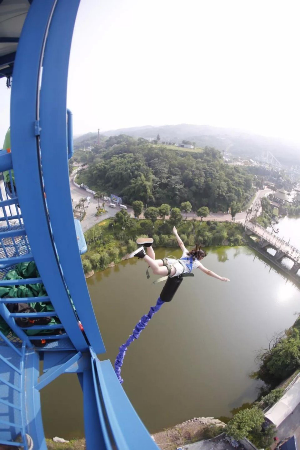 (需公费)冲破自我,挑战肾上腺素的高空蹦极与野活泼物零间隔的不雅观