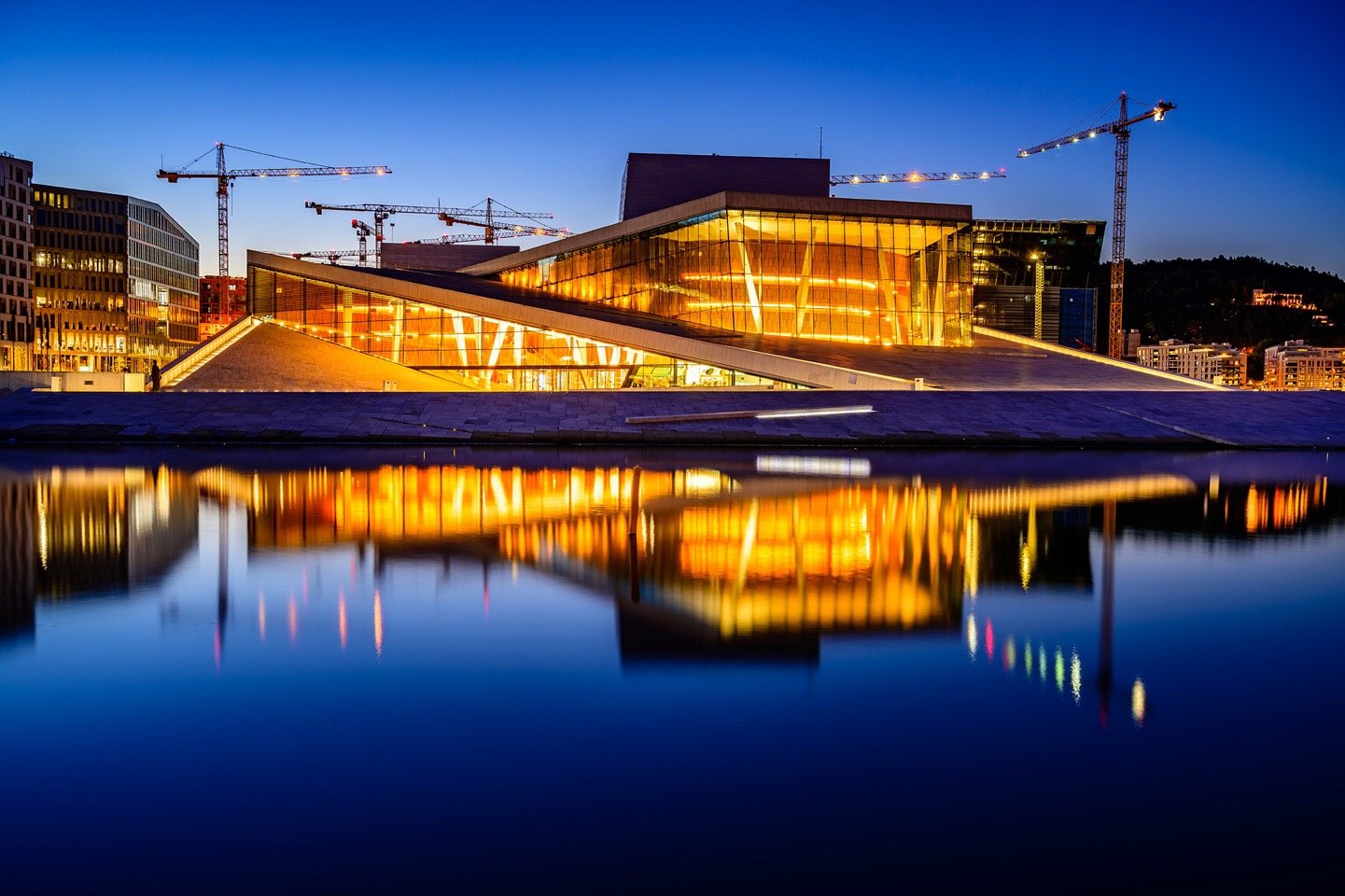 城市夜景拍摄小技巧1寻找制高点俯瞰城市表现地标2