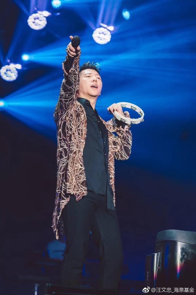 他们是内地成立最久音乐组合,出道20年未解散,患难多年如亲兄弟