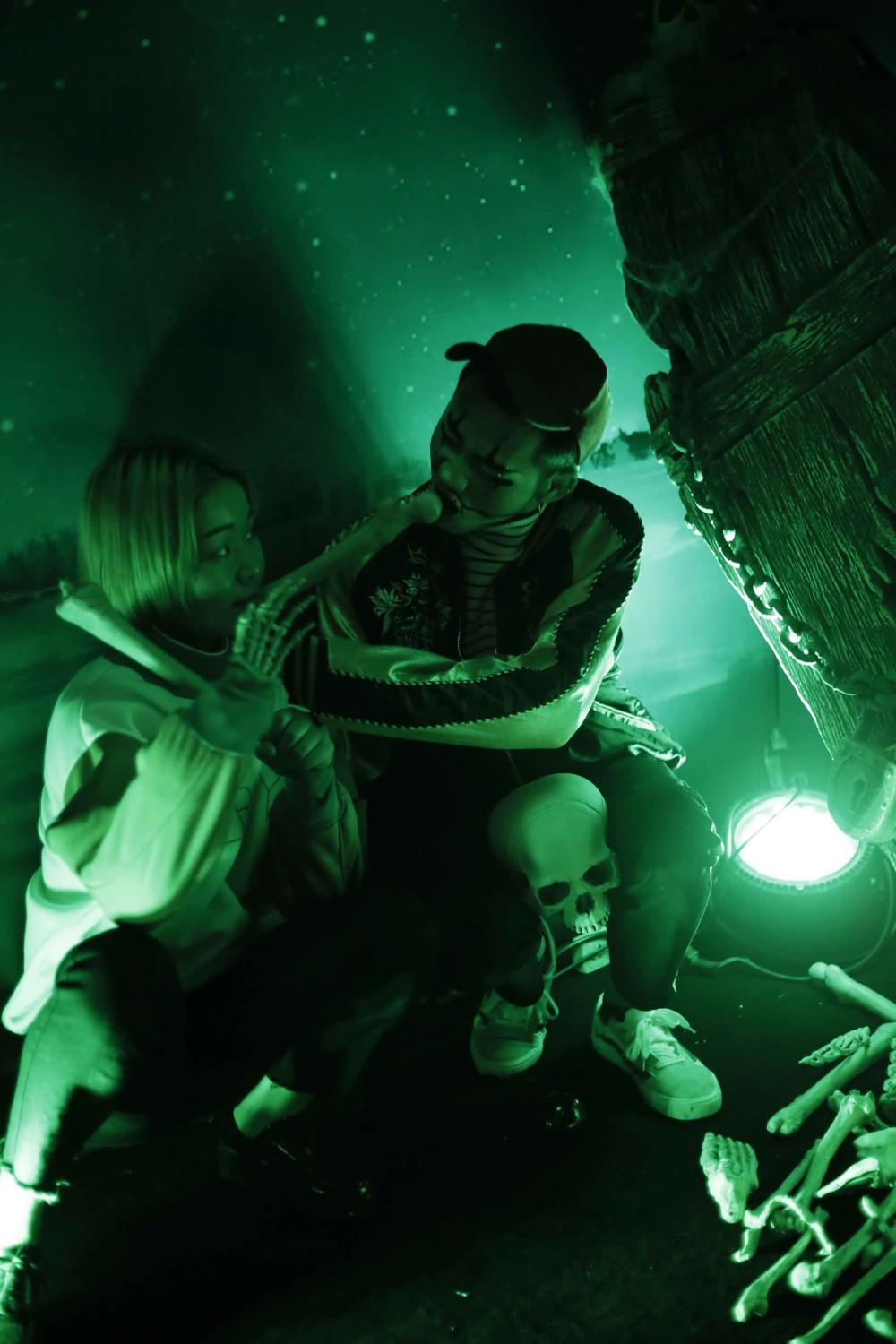 万圣节到来成都兰桂坊大鬼小鬼齐聚拢