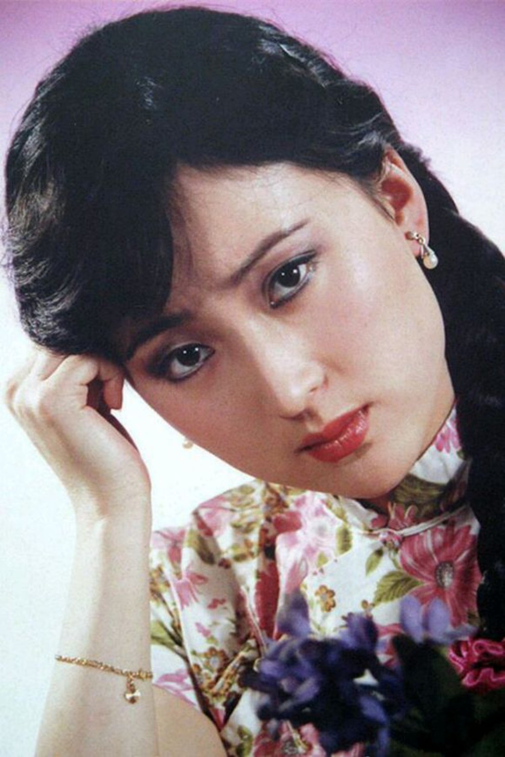 陈晓旭有种多愁善感直至纯情的美