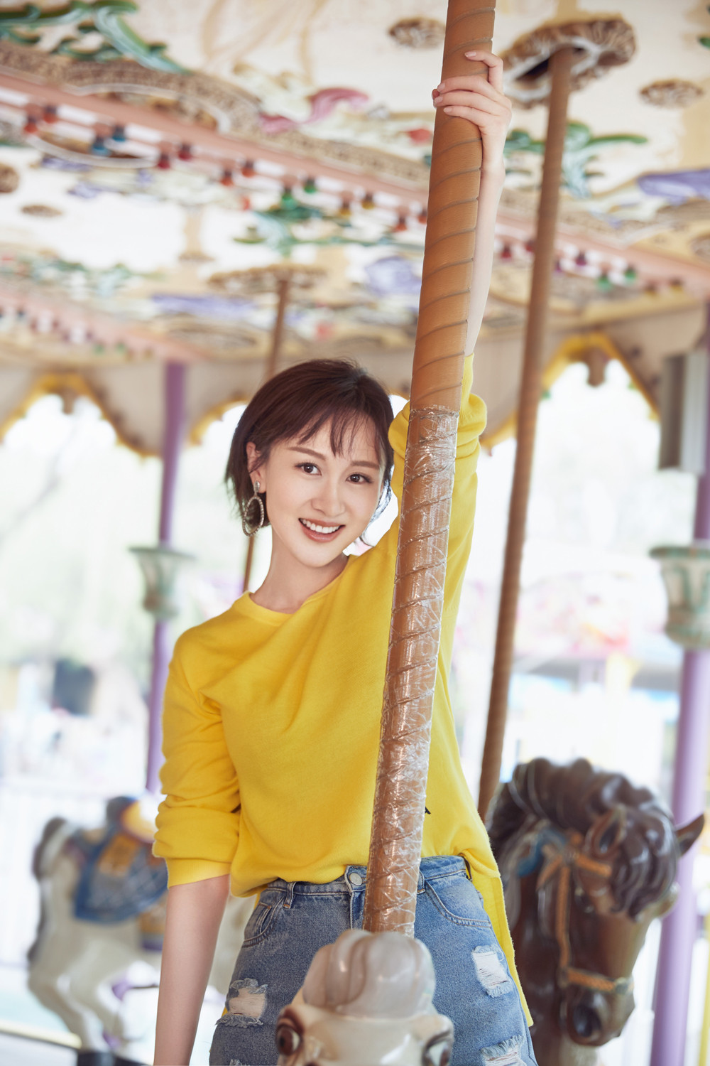 练练曝夏日写真仰头童趣俯首娇羞