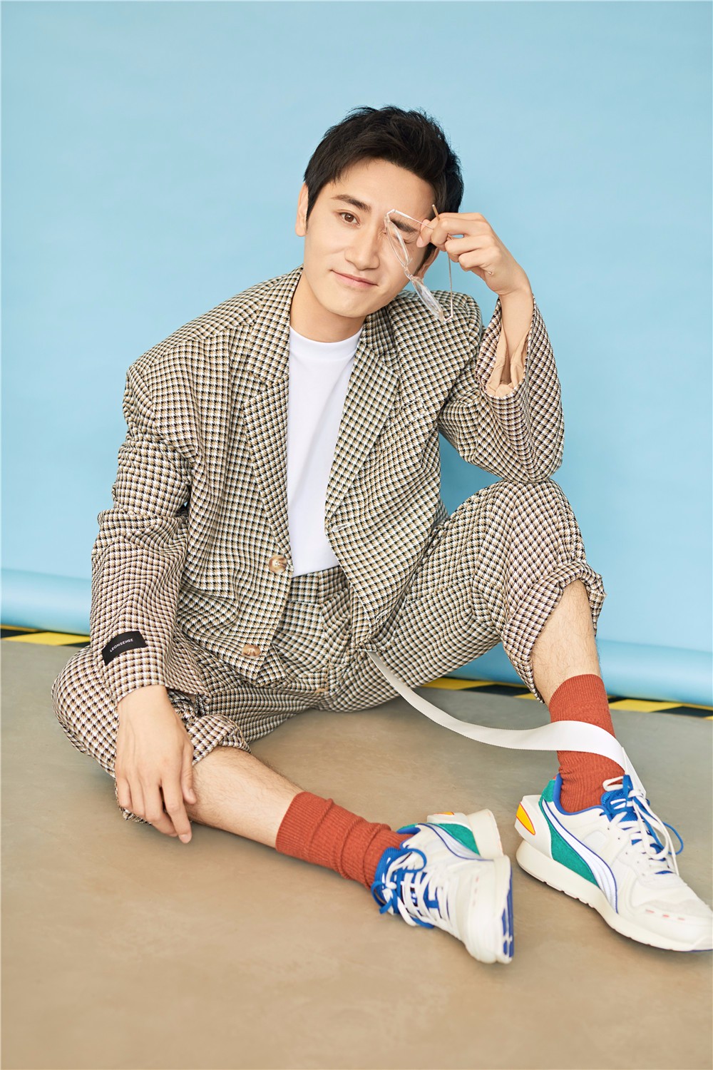 李雨轩新写真上线 原来张良这么具有少年感