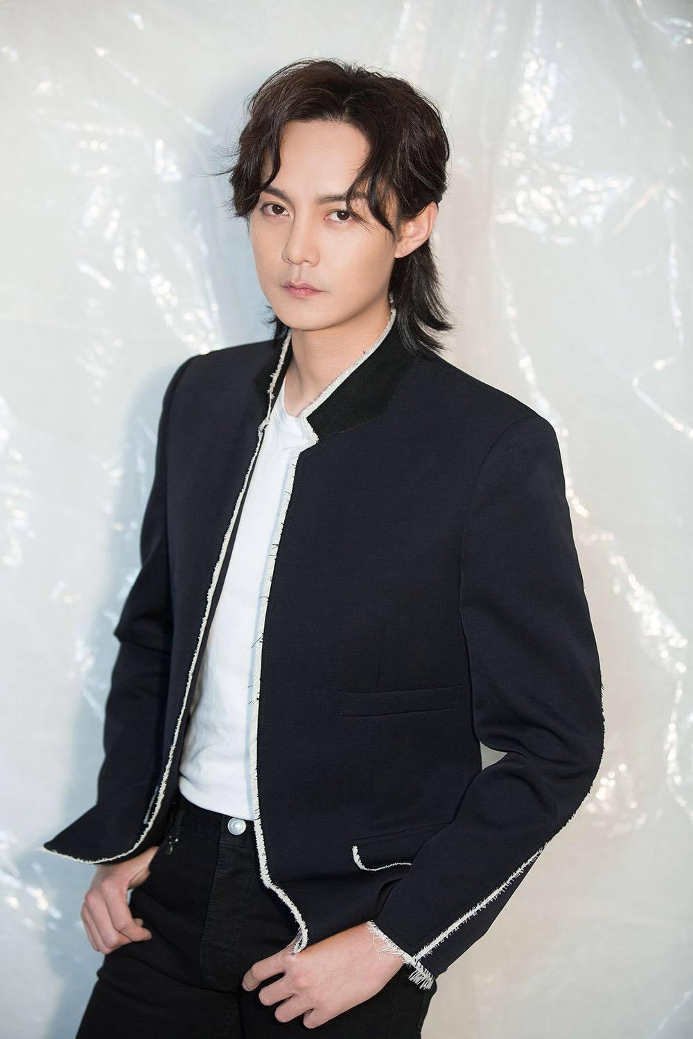 尹正直男角度自拍无偶像包袱搞怪十足