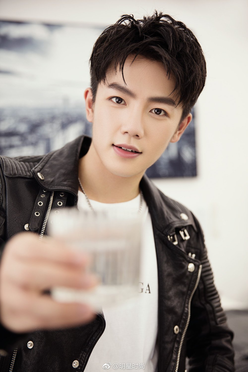 一直很喜欢@夏志远远 他的笑容