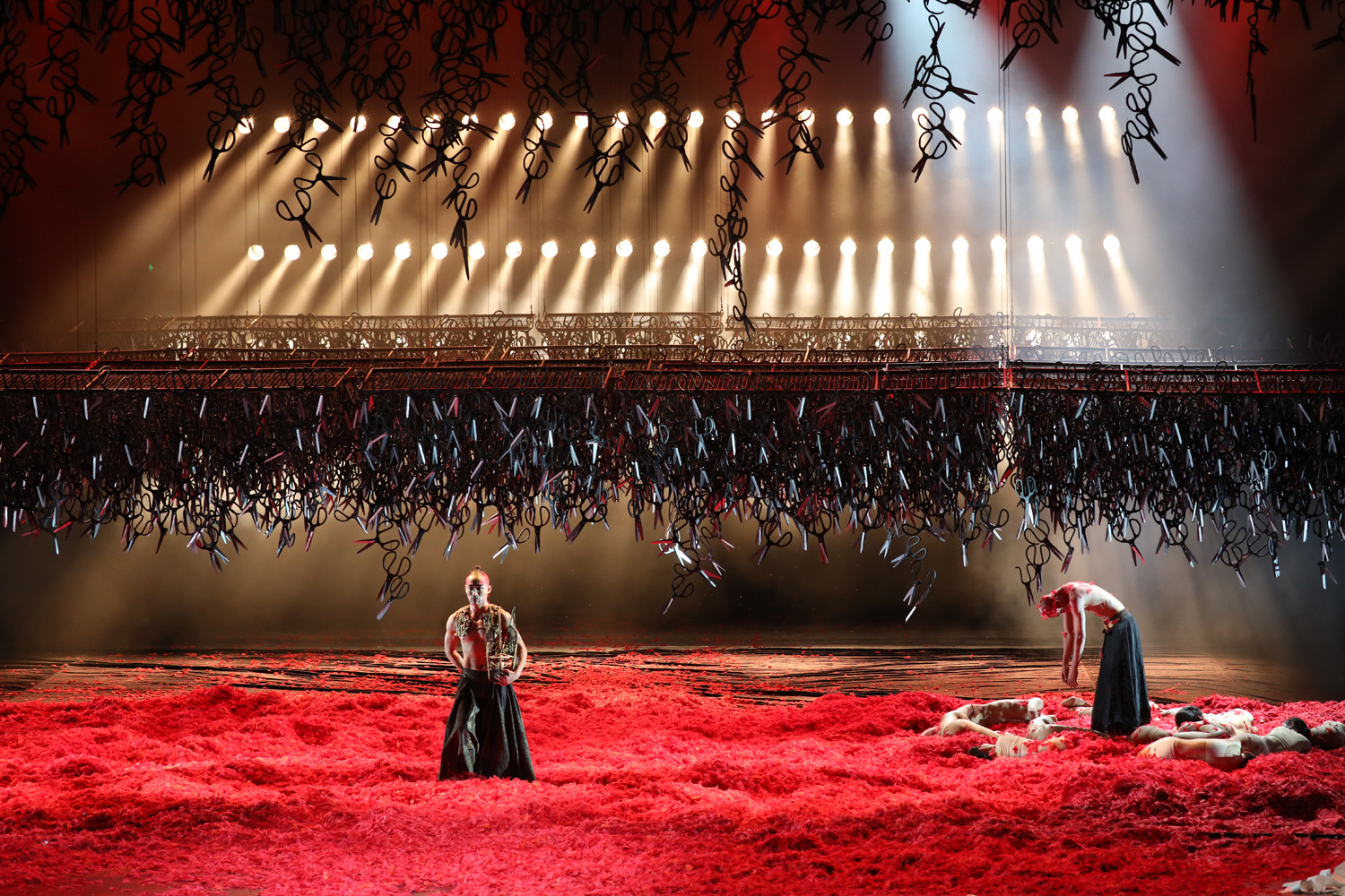 杨丽萍导演的大型舞台剧《十面埋伏》你去看了吗?