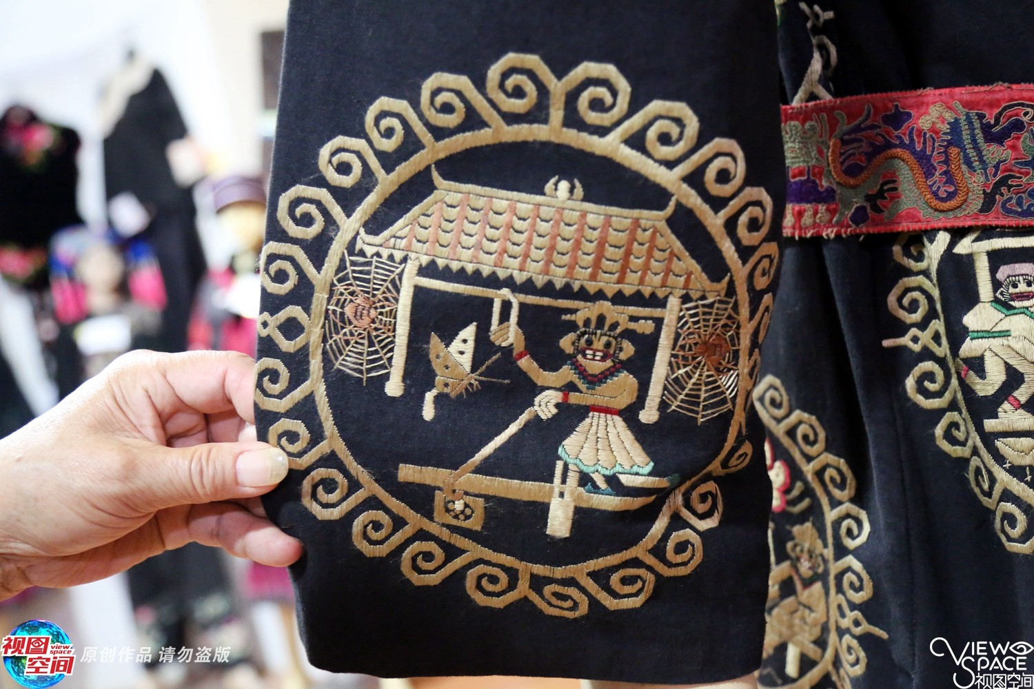 广西现一套400年前的土司官服,低于百万主人不卖|土司|官服|图案_新浪新闻
