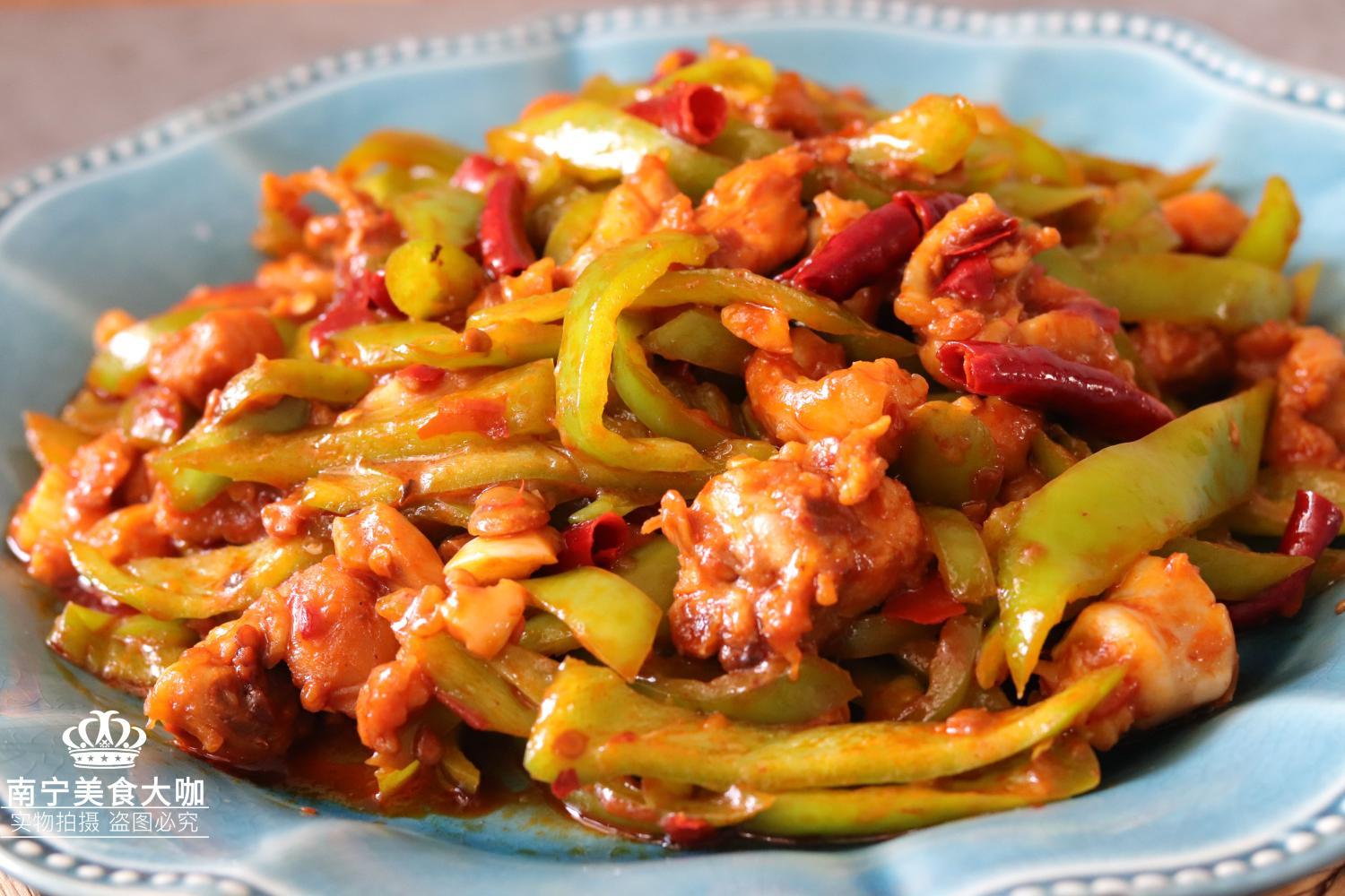青椒和这食材一起炒, 麻辣鲜香好下饭, 保证让你吃一次就上瘾