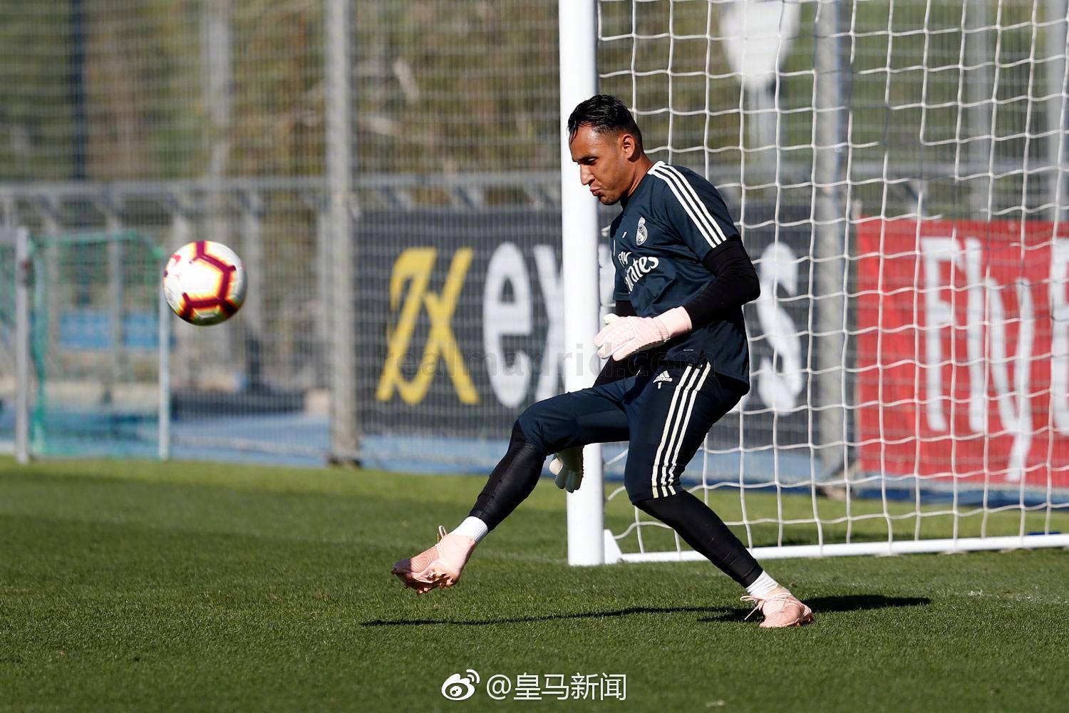 皇马全队训练备战塞维利亚,周三皇马将在客场挑战塞维利亚