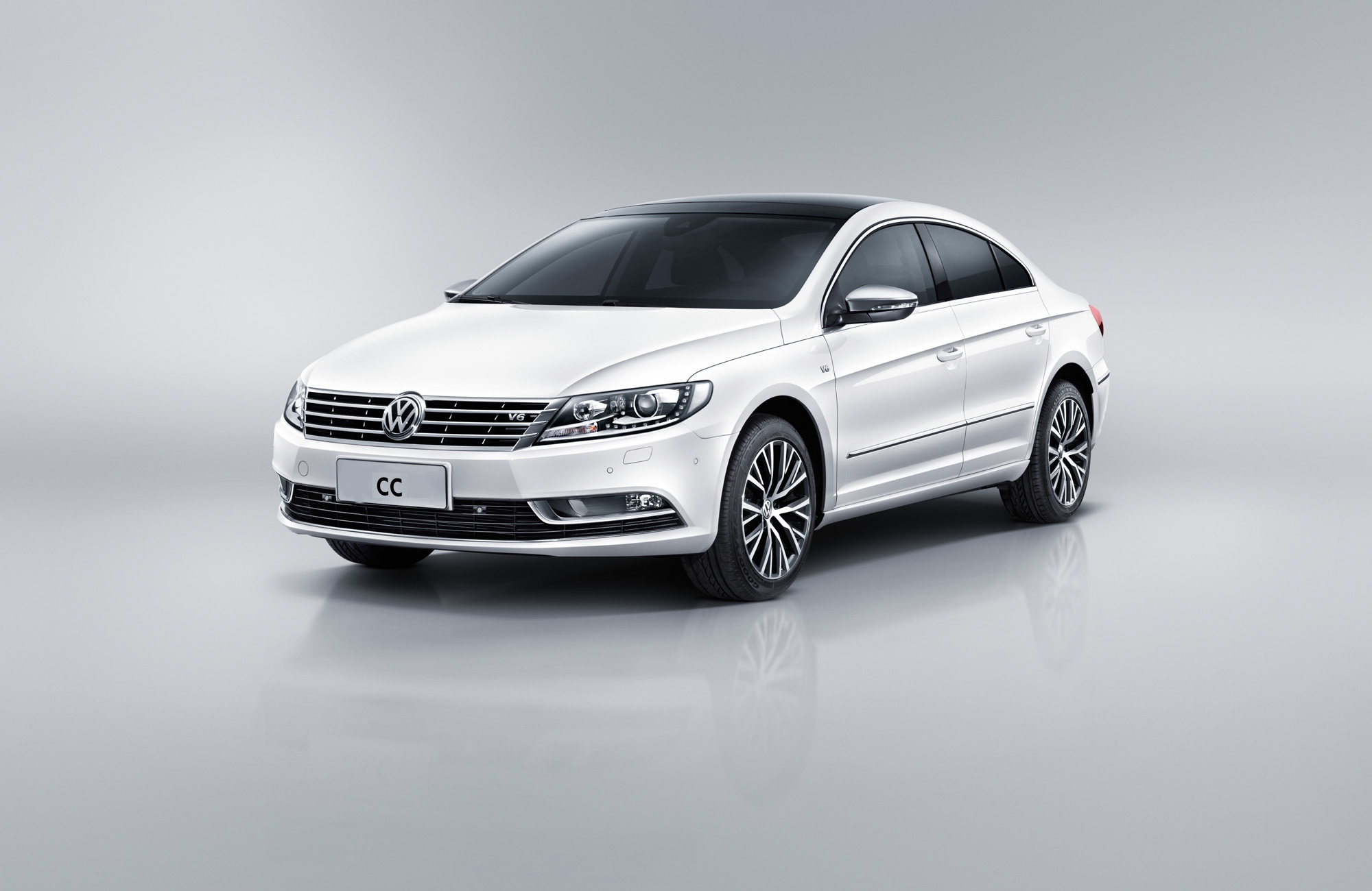 新款大众cc到店,22万售价弥补大众情节,堪称大众最帅的车型-新浪汽车