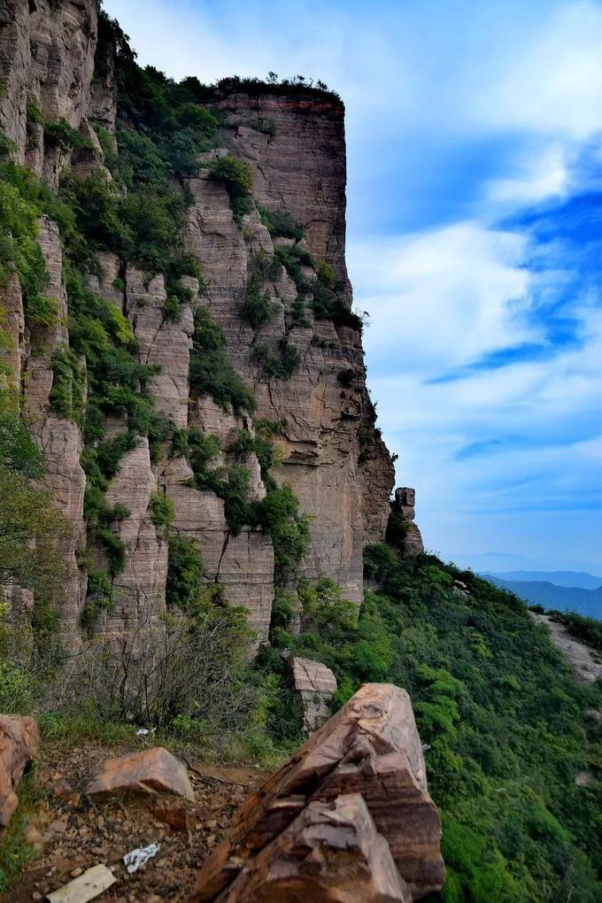 "河南最险地方"有最美风景!比华山更让人腿软,玩的就是心跳