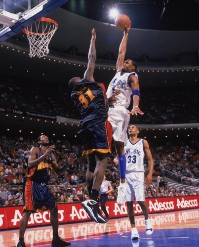 10张nba球星隔扣骑扣瞬间,这里面有多少人的青春?