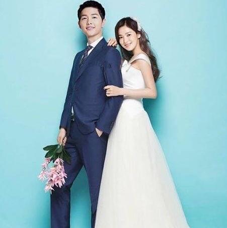 而宋仲基好友李光洙[微博]和宋慧乔的好友刘亚仁[微博]将分别朗读书信