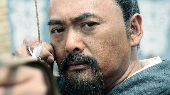 周润发饰孔子因此,在和同学,朋友,同事相处时,即使是彼此非常熟悉,也