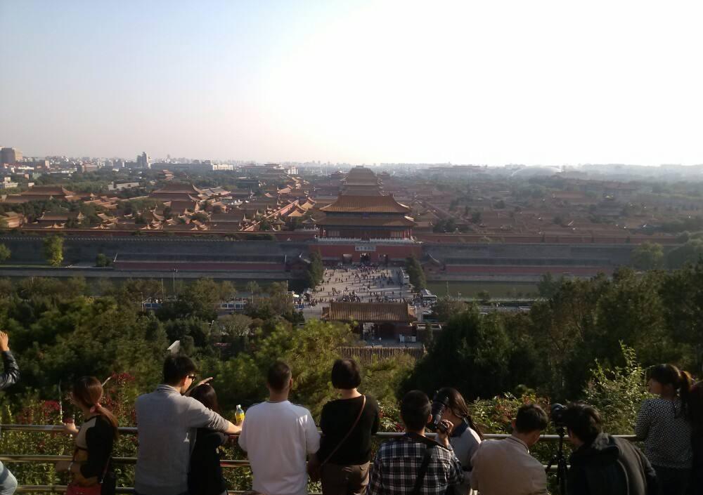 "景山坐像"引起了科技界和考古界的广泛兴趣.