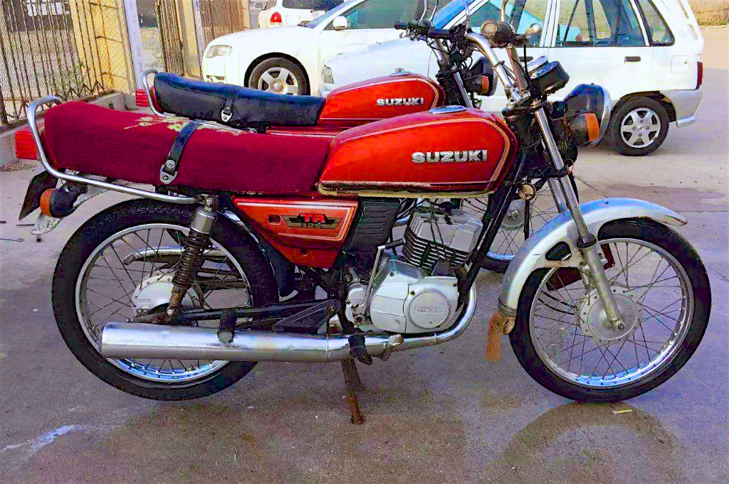 老照片 | 八十年代的日产摩托车.资料:google