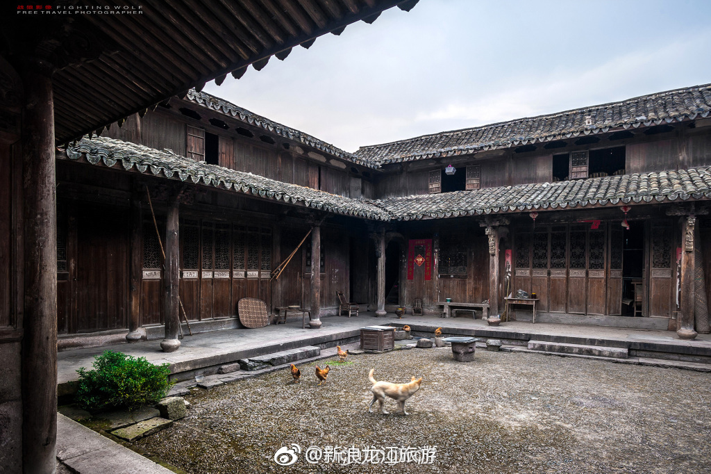 浙江台州市仙居县白塔镇高迁古村是一处融山,水,古建筑为一体的典型