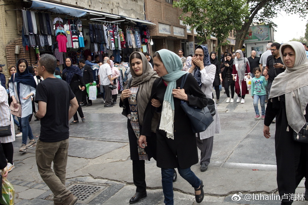 伊朗德黒兰街头纪实.|伊朗_新浪新闻