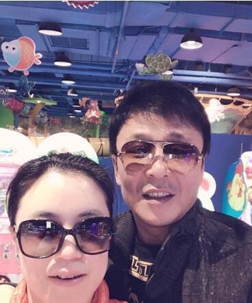 奥运冠军嫁离异"黑道大哥", 患癌12载, 浪漫丈夫不离不弃