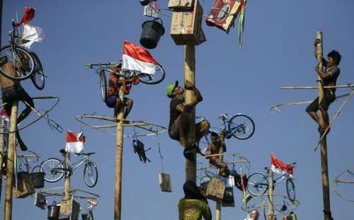 爆笑 印度人"开挂"日常生活 看一次笑一次