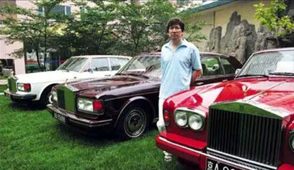国内第一个买劳斯莱斯的人,不开公司也不上班