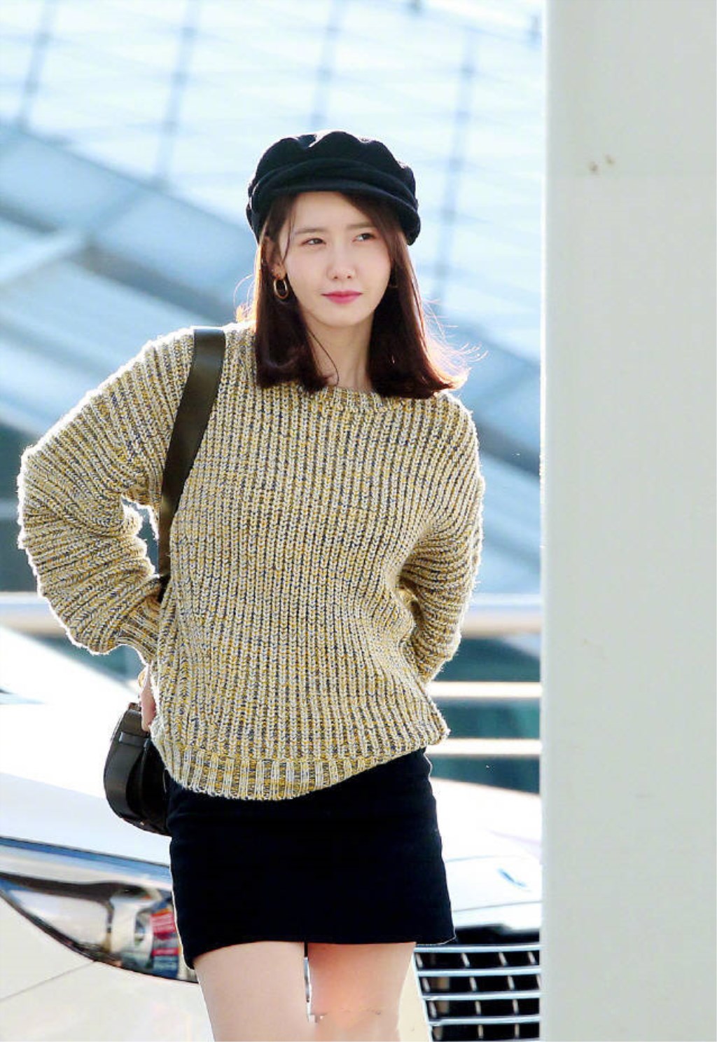 28岁林允儿现身机场穿厚毛衣化身微胖允萌萌哒