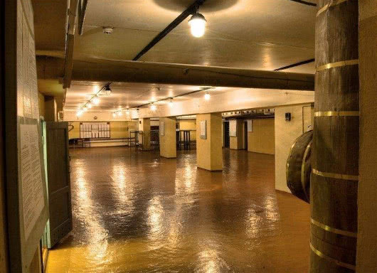 世界最安全的地下防空洞斥千万巨资躲避1000枚原子弹不成问题