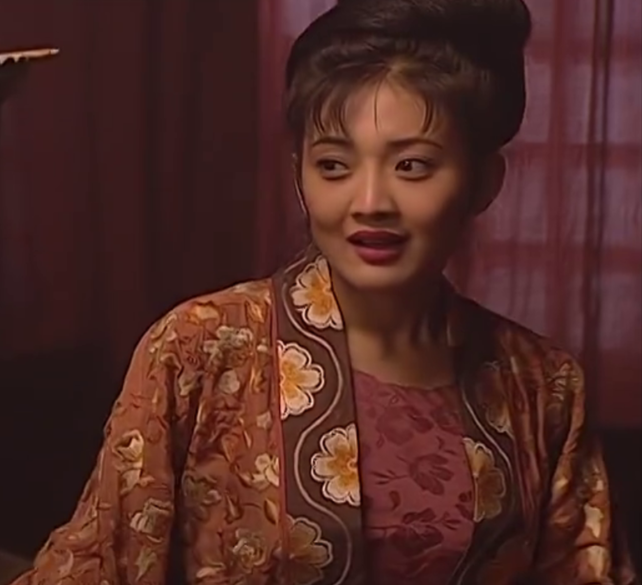 牛莉在水浒传中饰演的杨雄妻子风韵十足