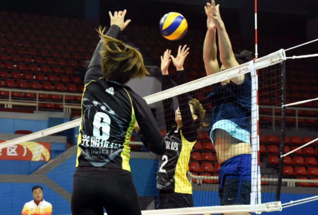 女排第一接应随时归来!三朝元老打破离队传闻,郎导又要3选2