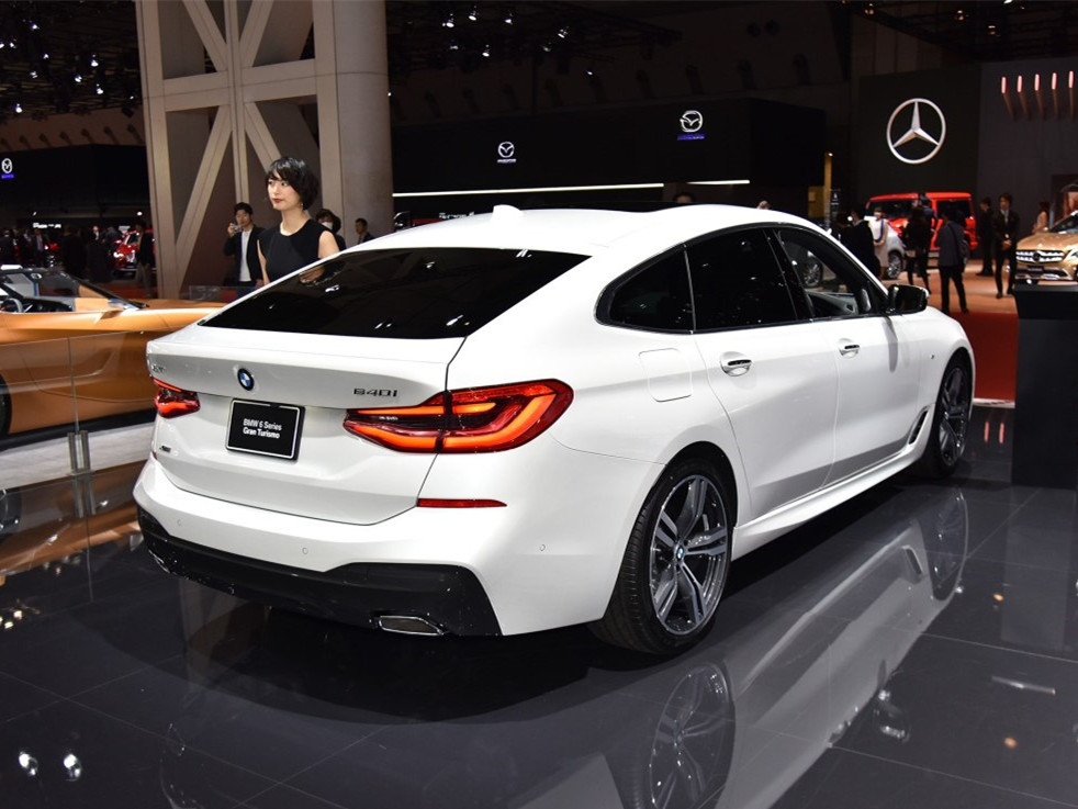 客户买了宝马gt6我赶紧过去拜访他扮谈生意顺便围观新车