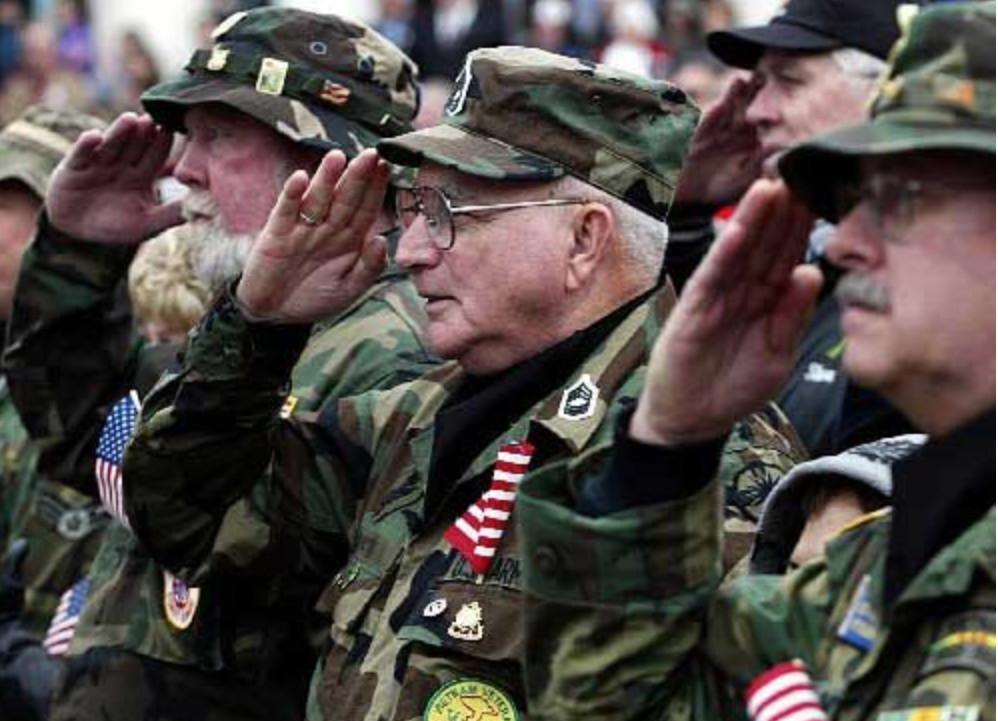 目前美国有5万退伍军人无家可归;伊拉克战争和阿富汗战争退伍军人的